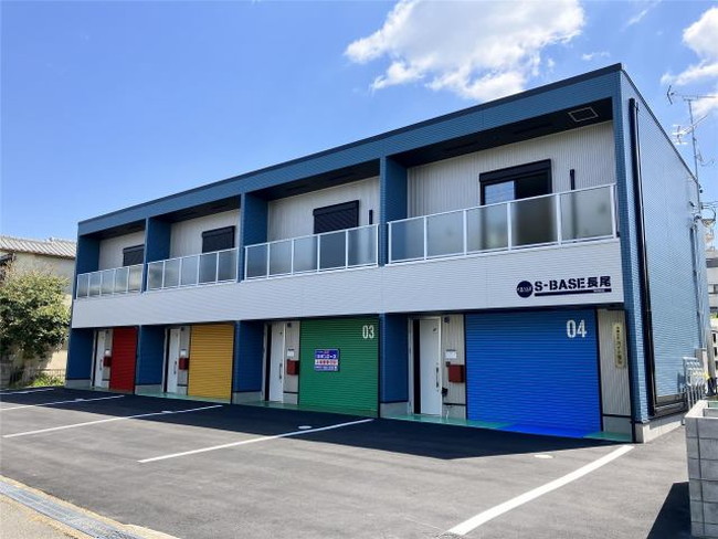 シャッターの塗り分けで、個性を演出